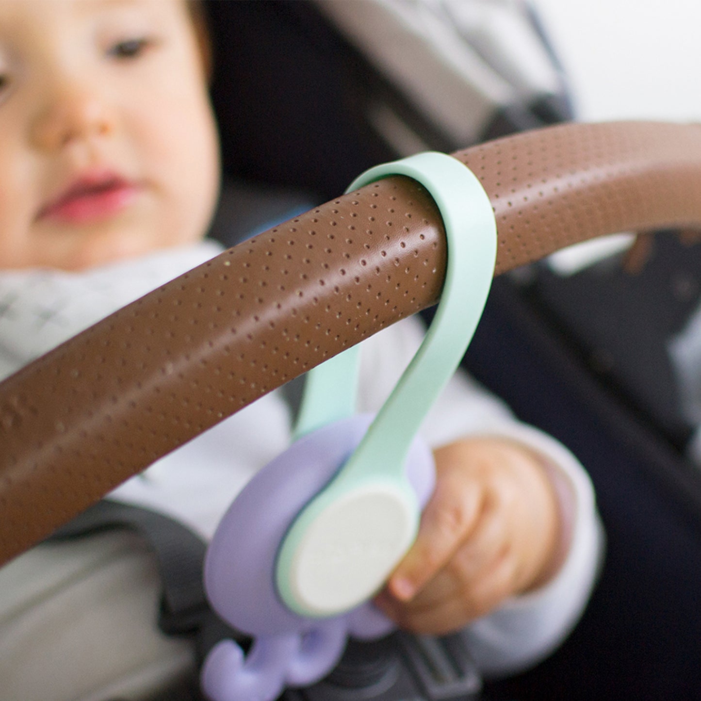 MioPlay Toy Strap for Teether green